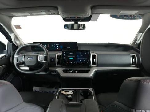Certified 2025 Ford Expedition Active AWD/4WD image 25
