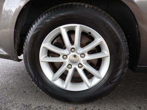 Used 2020 Dodge Grand Caravan SXT FWD image 38