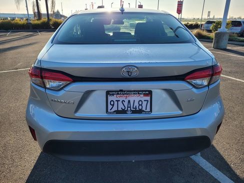 Used 2025 Toyota Corolla LE image 5