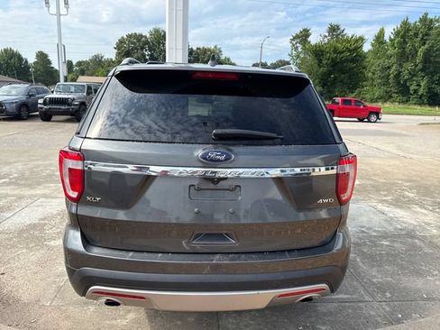 Used 2017 Ford Explorer XLT w/ Equipment Group 202A AWD/4WD image 4