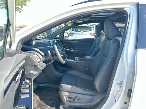 Used 2024 Subaru Solterra Touring w/ Touring Package image 21