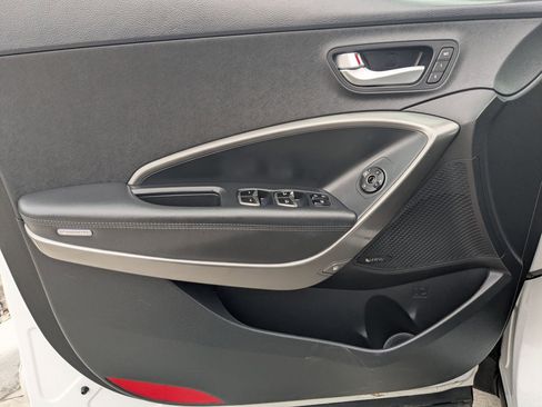 Used 2018 Hyundai Santa Fe Sport image 13