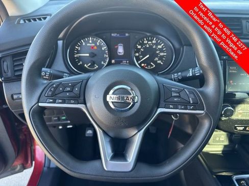 Used 2020 Nissan Rogue Sport S image 19