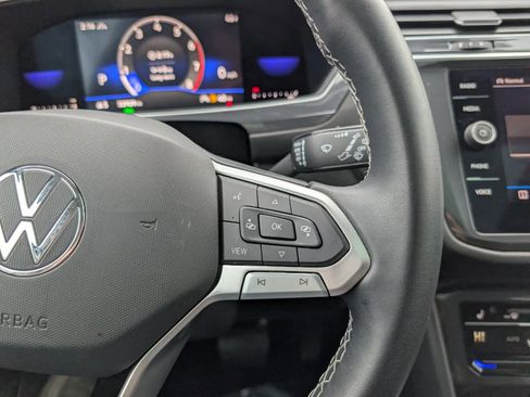 Used 2023 Volkswagen Tiguan SE image 22