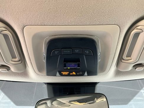 Used 2025 Toyota Corolla LE image 17