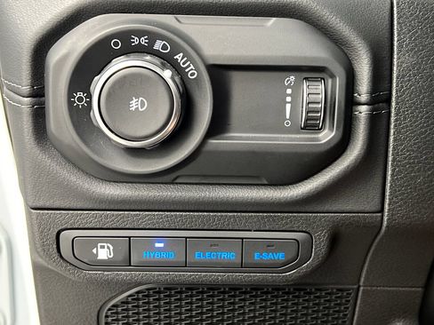 Used 2024 Jeep Wrangler Unlimited Sahara AWD/4WD image 43