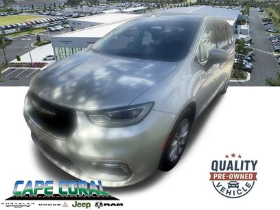 Used 2023 Chrysler Pacifica Touring-L