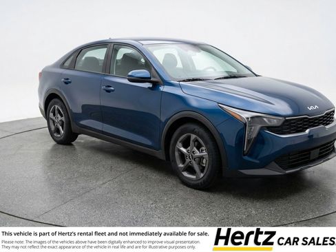 Used 2025 Kia K4 LXS image 1