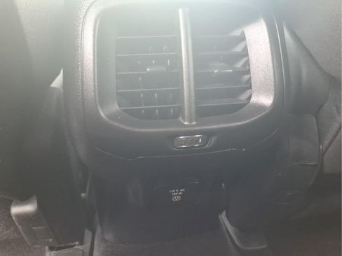 Used 2016 Jeep Cherokee Latitude w/ Comfort/Convenience Group AWD/4WD image 14