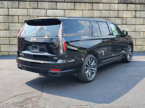 Used 2024 Cadillac Escalade ESV Sport Platinum w/ Heavy-Duty Trailer Package AWD/4WD image 5