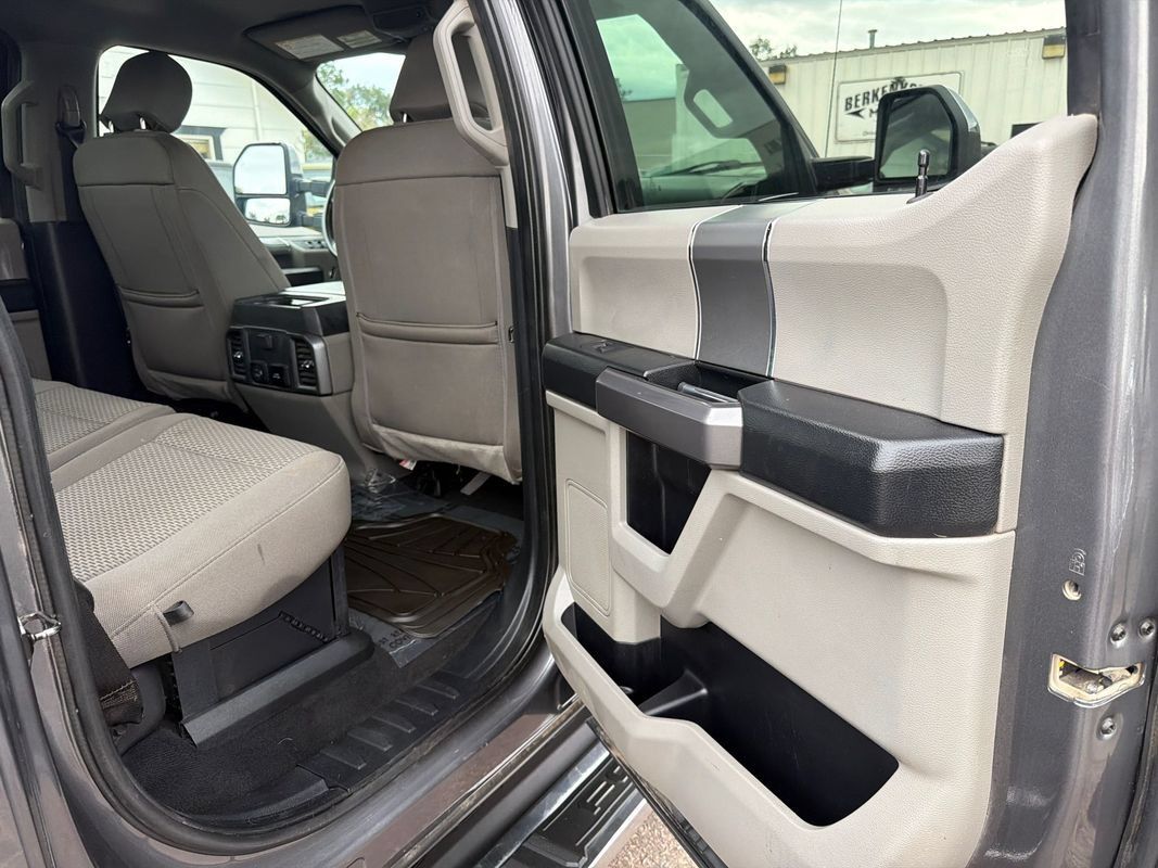 Used 2021 Ford F350 XLT w/ XLT Premium Package AWD/4WD image 14