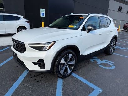 Used 2023 Volvo XC40 B5 Plus