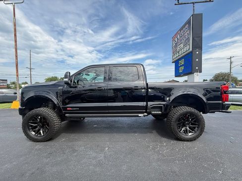 Used 2025 Ford F250 XLT w/ Black Appearance Package AWD/4WD image 8