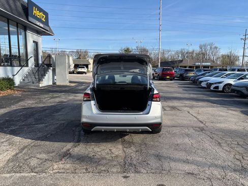 Used 2025 Nissan Versa SV FWD image 29
