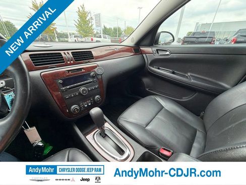 Used 2009 Chevrolet Impala LT w/ Luxury Edition Package FWD image 12