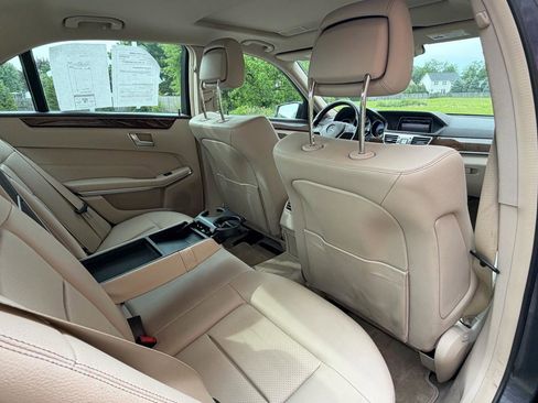 Used 2014 Mercedes-Benz E 350 4MATIC Sedan image 25