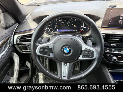 Used 2019 BMW M550i xDrive image 22