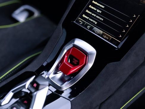 Used 2024 Lamborghini Huracan Sterrato image 34