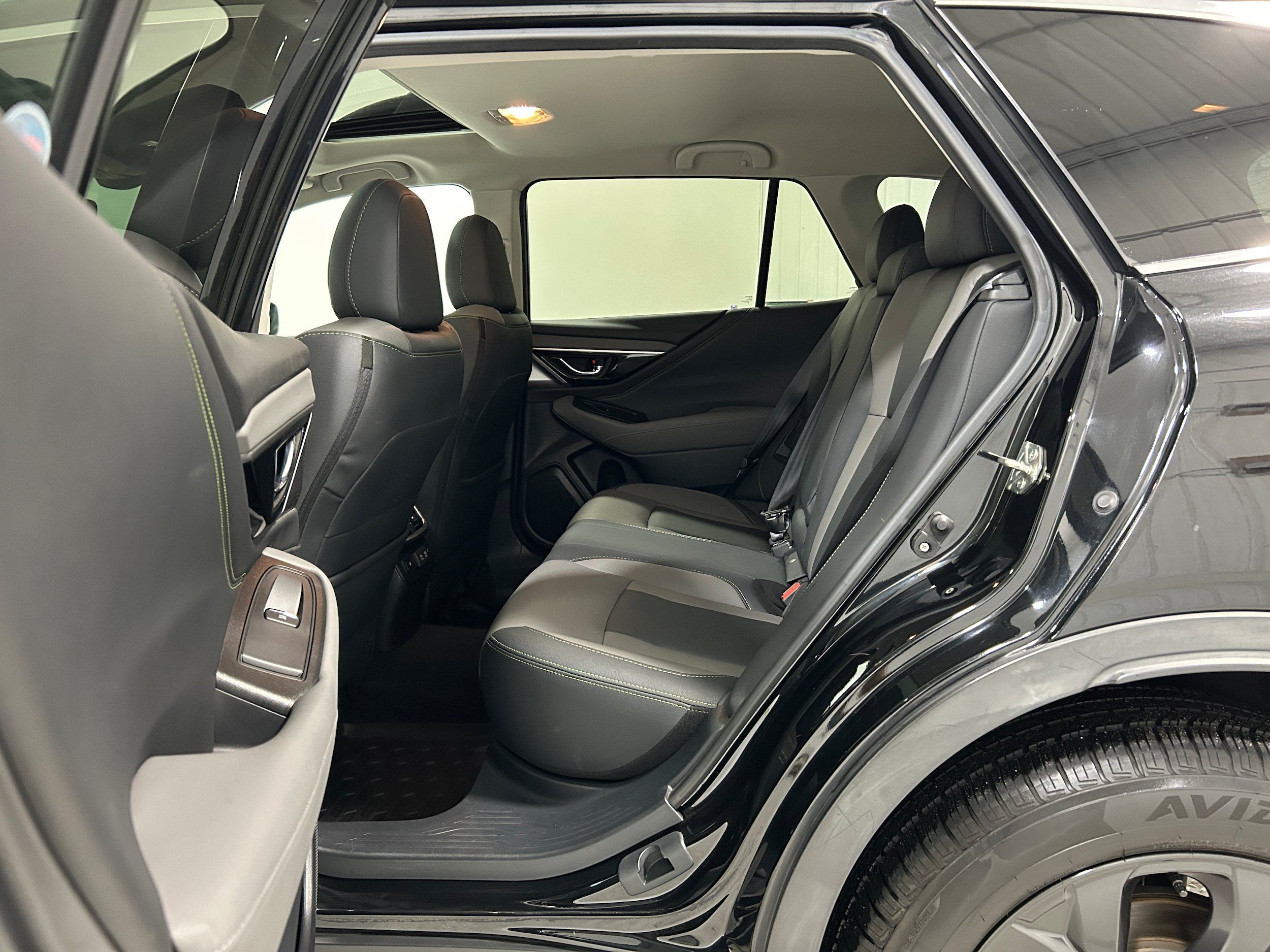 Used 2020 Subaru Outback Onyx Edition XT AWD/4WD image 29