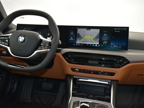 New 2026 BMW 330i Sedan w/ Convenience Package image 27