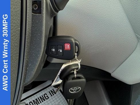 Used 2023 Toyota Corolla Cross L AWD/4WD image 30