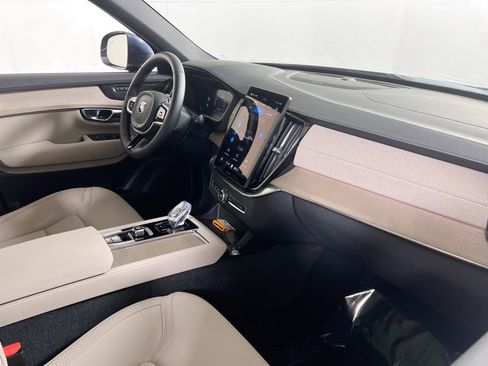 Used 2025 Volvo XC90 T8 Plus w/ Protection Package Premier image 30