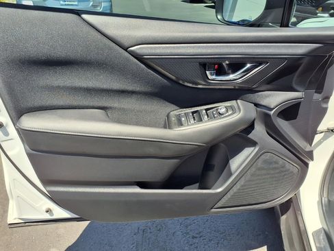 Used 2025 Subaru Outback Premium AWD/4WD image 27