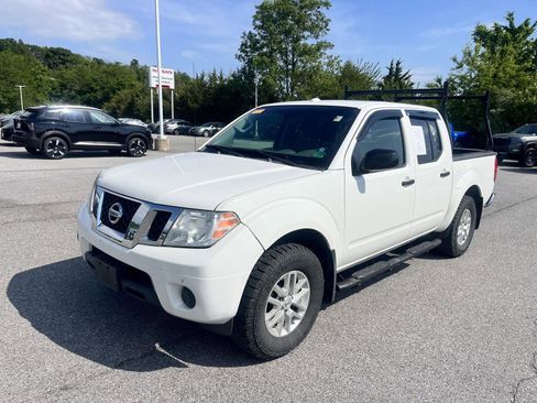 Used 2018 Nissan Frontier SV AWD/4WD image 3