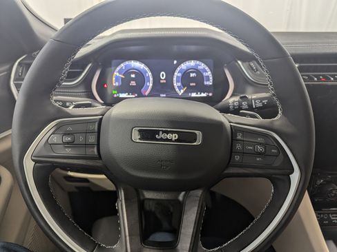 New 2025 Jeep Grand Cherokee Limited image 15