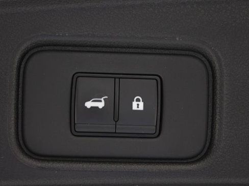 Certified 2025 Nissan Pathfinder Platinum w/ Black Appearance Package FWD image 19