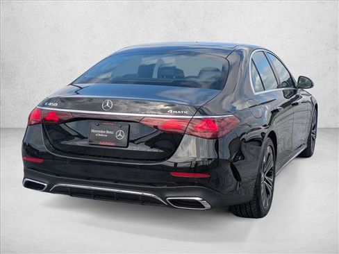 Used 2025 Mercedes-Benz E 450 4MATIC Sedan image 5