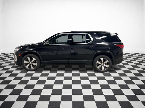 Used 2023 Chevrolet Traverse LT w/ LT Premium Package AWD/4WD image 6