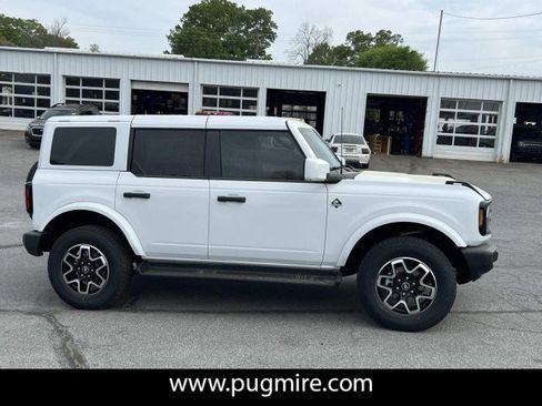 New 2026 Ford Bronco Outer Banks image 8