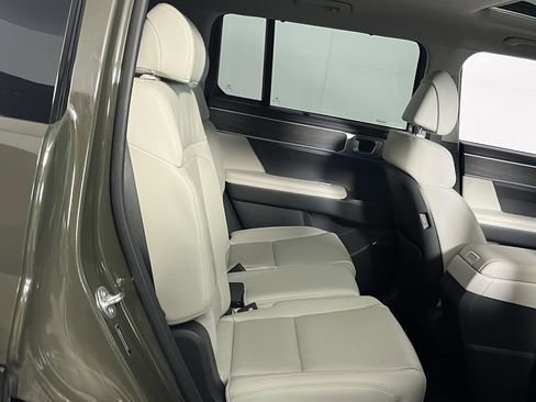 Used 2025 Hyundai Santa Fe Limited image 31