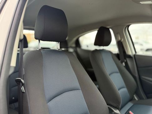 Used 2020 Toyota Yaris LE image 21