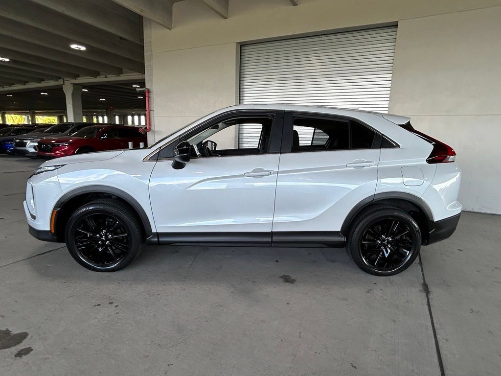 Used 2023 Mitsubishi Eclipse Cross LE AWD/4WD image 2