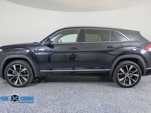 Used 2024 Volkswagen Atlas Cross Sport SEL Premium R-Line AWD/4WD image 4