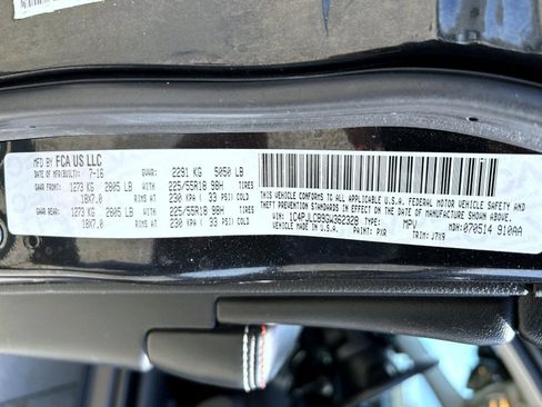 Used 2016 Jeep Cherokee 75th Anniversary FWD image 25