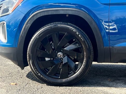 Certified 2025 Volkswagen Atlas SE w/ Panoramic Sunroof Package image 7