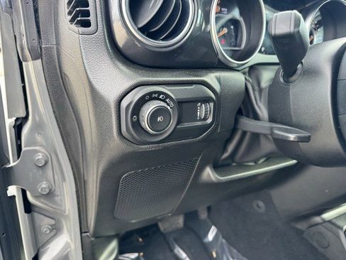 Used 2023 Jeep Wrangler Unlimited Sahara image 14