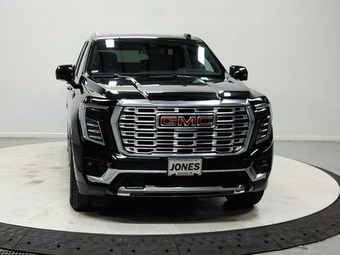 Used 2025 GMC Yukon Denali AWD/4WD image 3