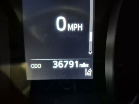 Used 2022 Toyota Camry LE image 11