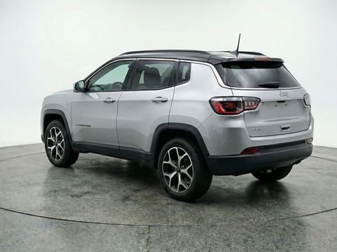 Used 2025 Jeep Compass Limited AWD/4WD image 6