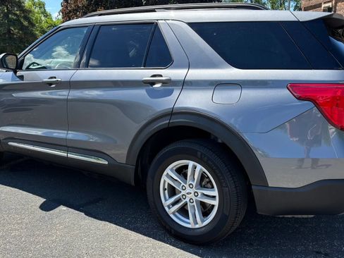 Used 2022 Ford Explorer XLT w/ Equipment Group 202A AWD/4WD image 6