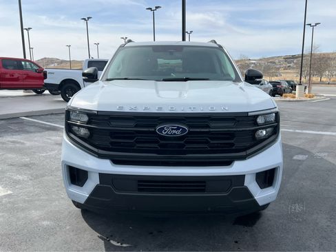 New 2026 Ford Expedition Active image 3