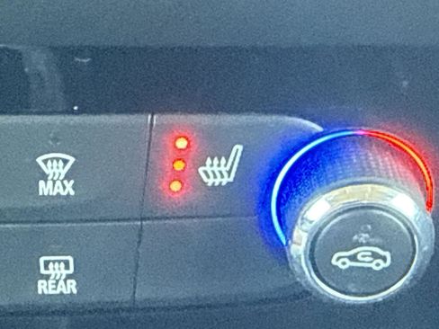 Used 2020 Buick Enclave Essence w/ Sound and Sites Package image 15