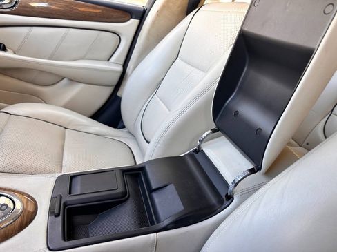 Used 2009 Jaguar XJ Vanden Plas Super V8 Portfolio RWD image 48
