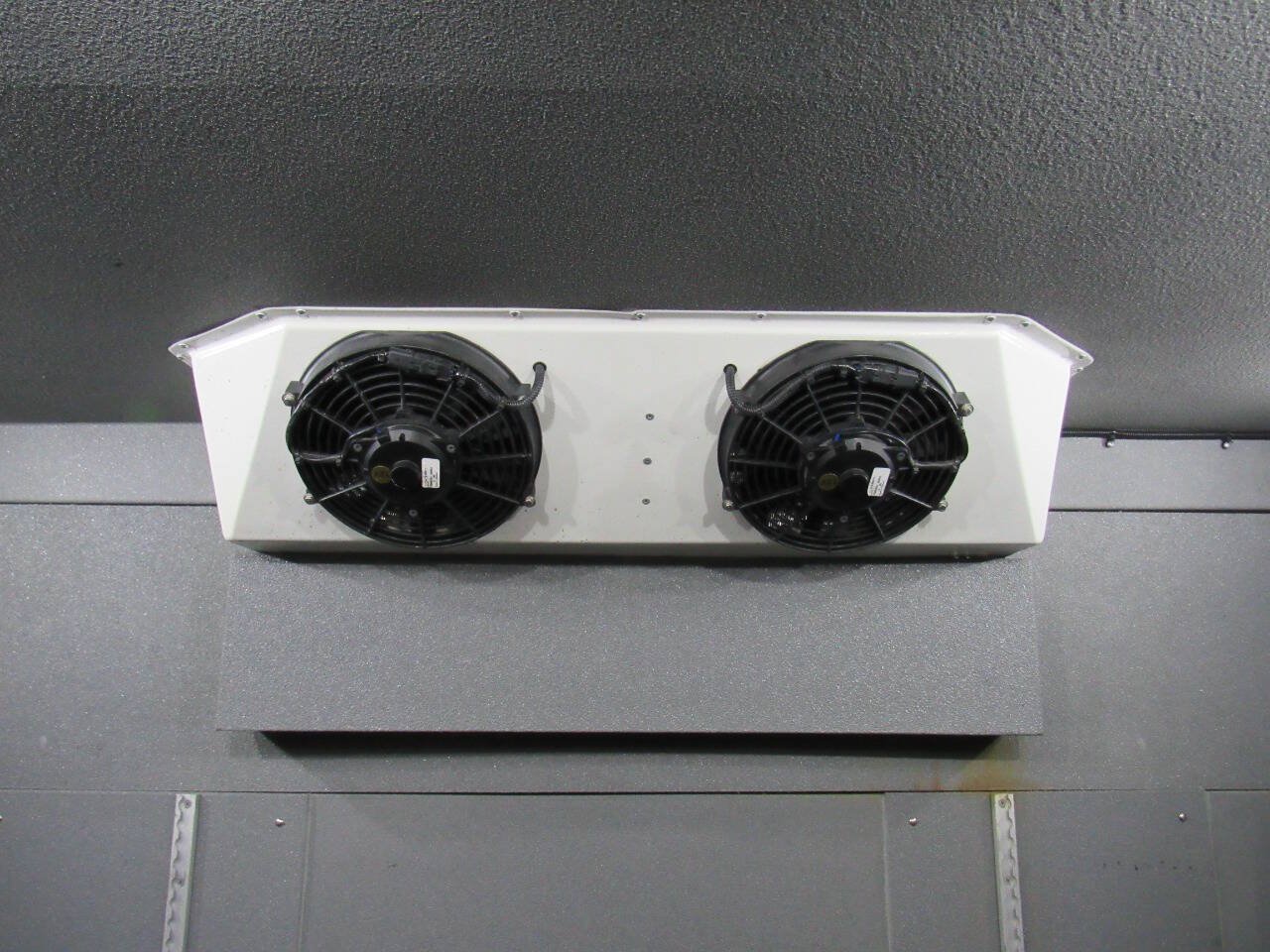 Used 2020 Chevrolet Express 3500 w/ Power Convenience Package RWD image 20