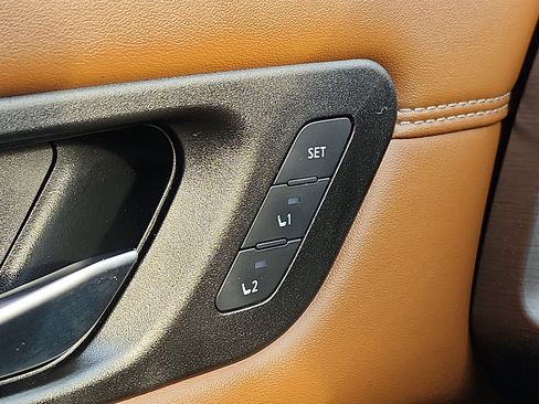 Used 2023 Nissan Pathfinder Platinum w/ Cargo Package image 31