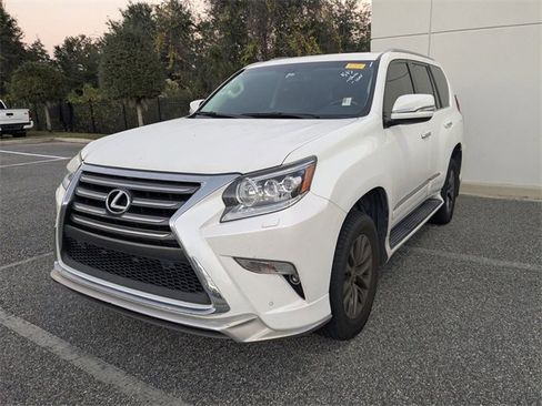 Used 2019 Lexus GX 460 image 2